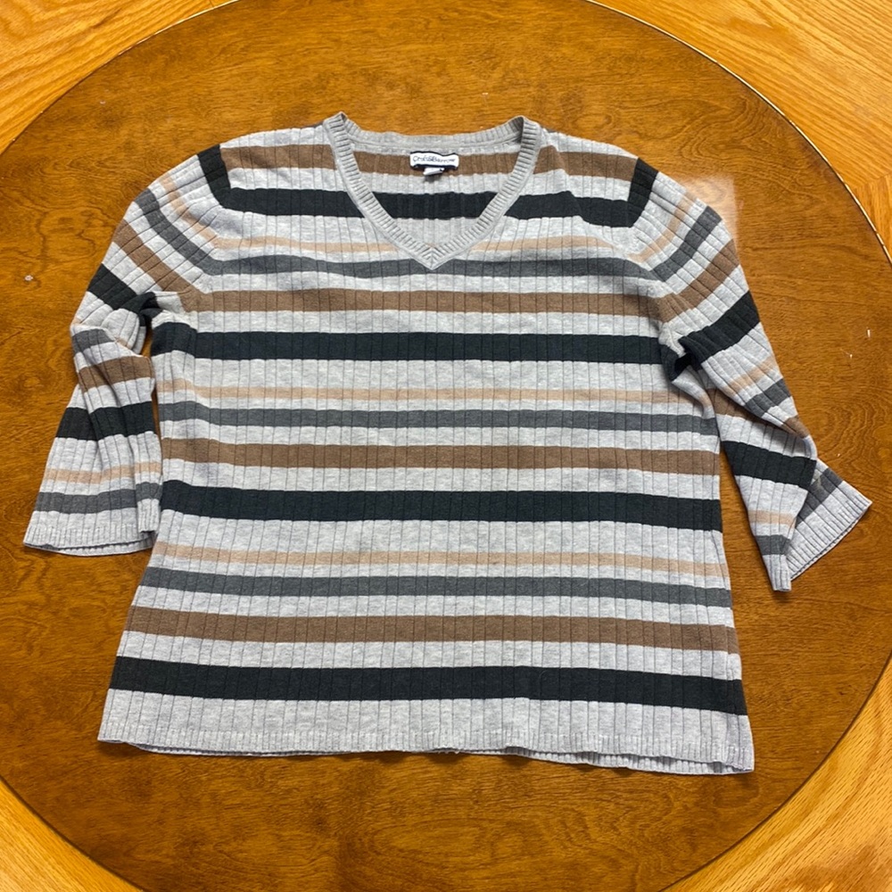 -light sweater, 3/4 sleeves, v neck